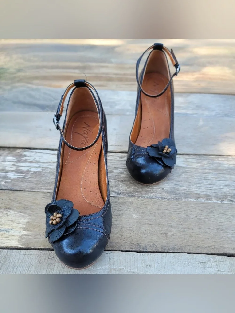 Naya Valeska Black Leather Heels With Flower Accent Sz 7
